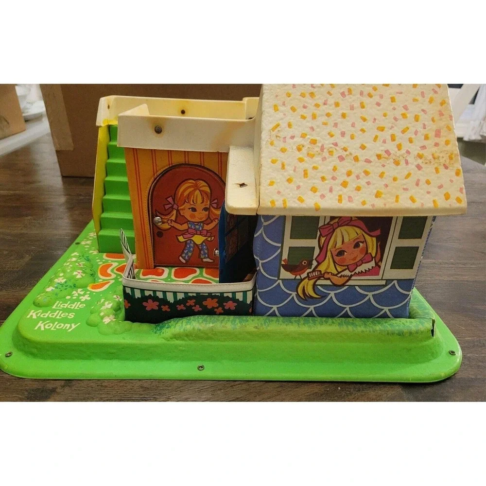 Vintage Liddle Kiddles Kolony Dollhouse House + 6 Dolls 1967 Mattel Toy Set